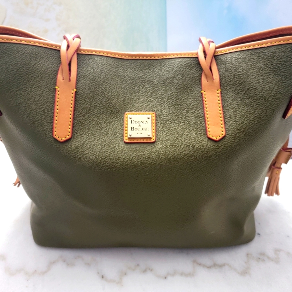 Dooney & Bourke